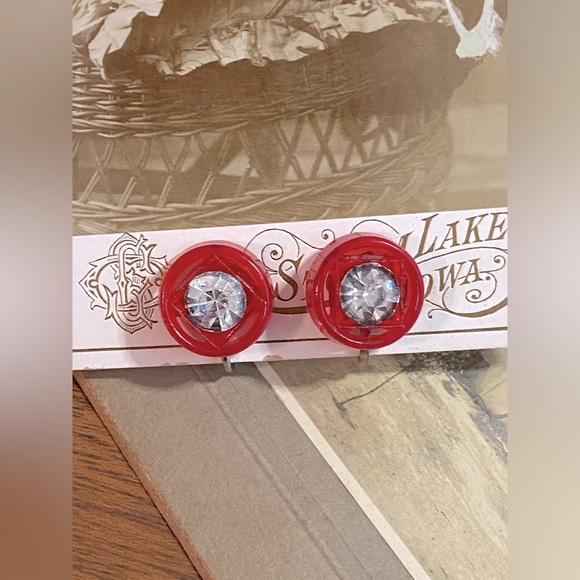 Vintage Early Plastic Red Lucite and Rhinestone Screw Back Earrings - Picture 3 of 8